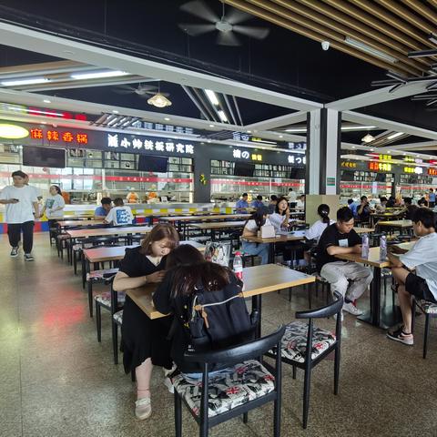 酒店给不给查住宿记录呢,酒店住宿记录查询的法律规定与实际操作