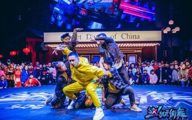 从街舞少年到国潮标杆，揭秘三只猫舞蹈服装品牌的逆袭之路